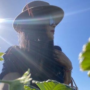 Meet your Posher, Brenda